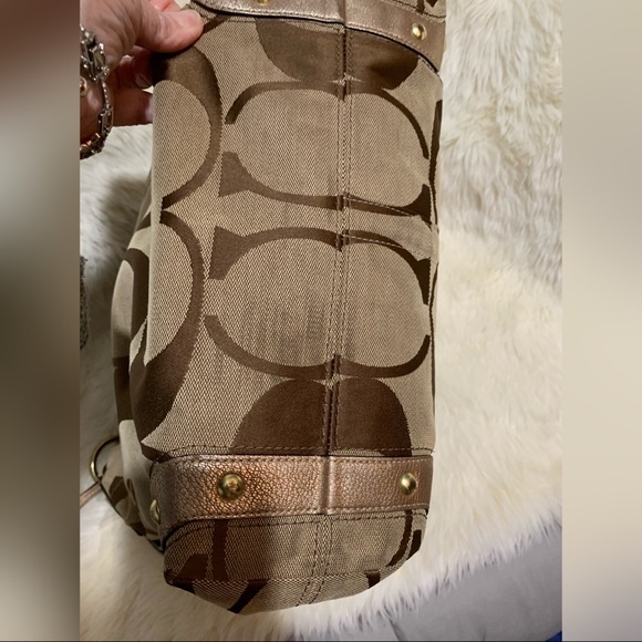 COACH SIGNATURE SHOULDER HOBO HANDBAG  #10620 - Picture 7 of 10